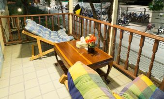 Nty Hostel Near Suvarnabhumi Airport