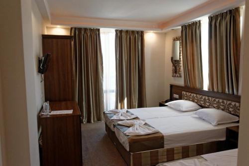 带阳台的三人房