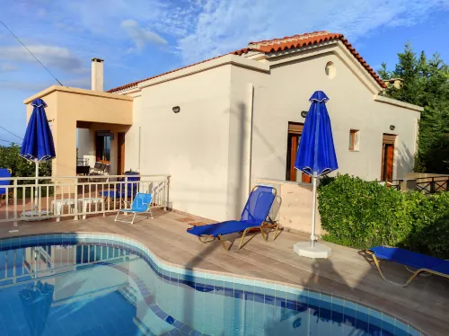 Villa Stefanos, Sea View, Private Pool, Near Sea