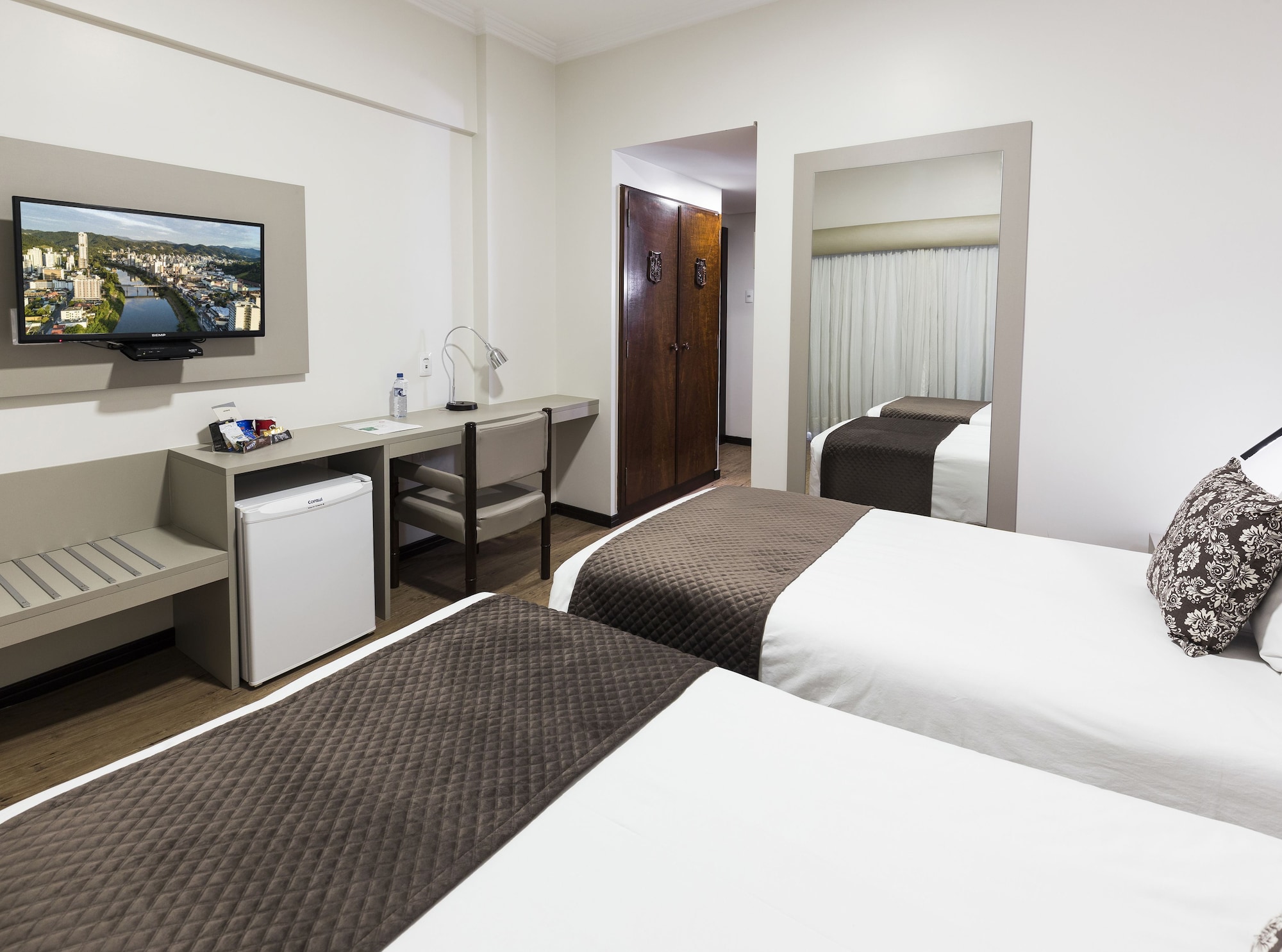 高级双单人床房