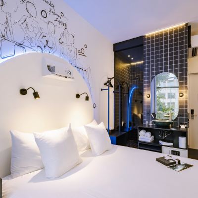 'La Neige' Mr. Monkey Amsterdam Promo Code