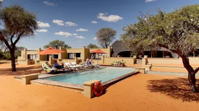 Zebra Kalahari Lodge Hôtels à : 