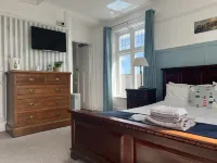 Gwyndra House B&B Отели в г. 