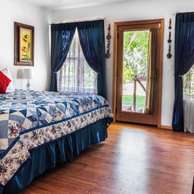 Premium Double Room, 1 Bedroom, Accessible, Garden View (Heritage, Pet Friendly) Red Horse Bed and Breakfast Promo Code