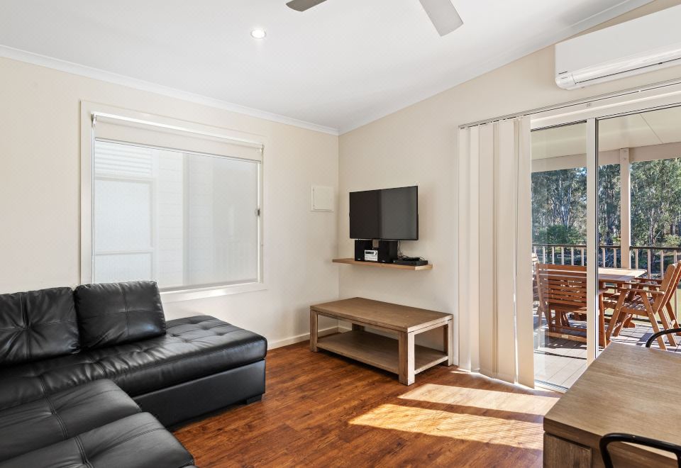 豪华两卧室河畔小屋-可住五人