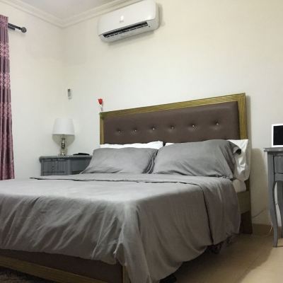 Classic One-Bedroom Apartment Cynthias Promo Code