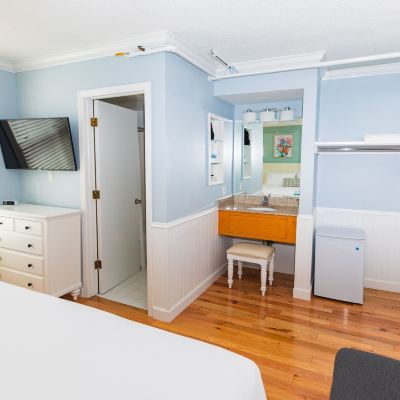 Traditional Room, 1 King Bed Island House Hotel Promo Code