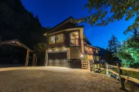 The Lodge on Harrison Lake
