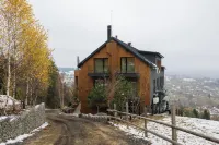 The Pines Bucegi Lodge Отели в г. 