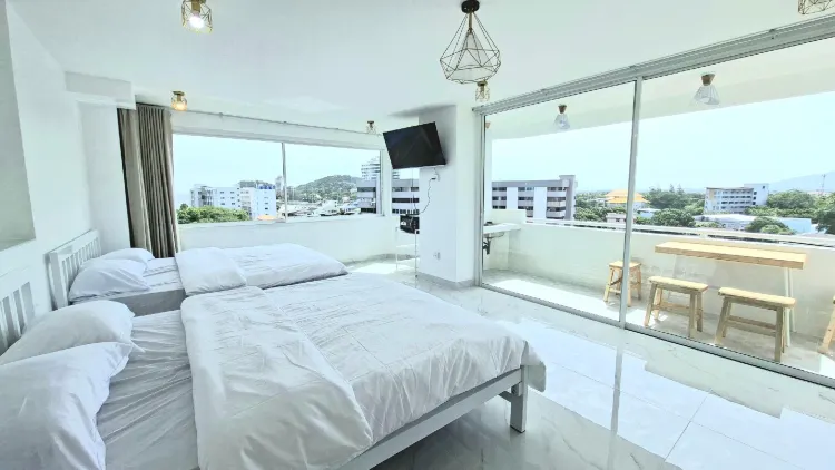 ห้องวิวทะเลพาโนรามาพร้อมระเบียง