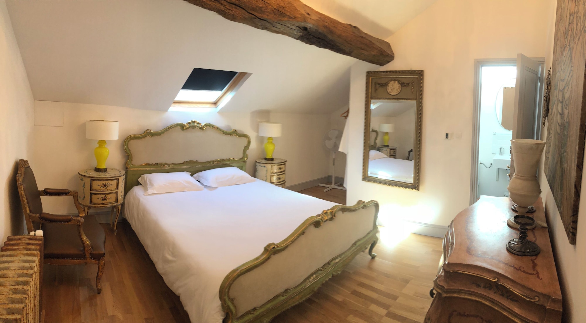 Chateau de La GoujonnerieStandard room