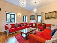 Luxury Retreat in UK with Pool & Tennis Court Hotels in 
