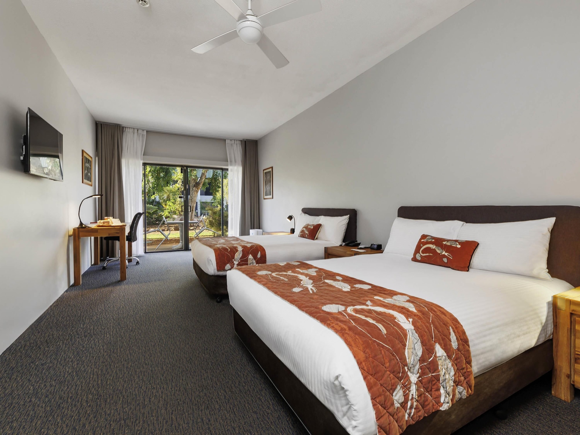 庭院两张双人床房