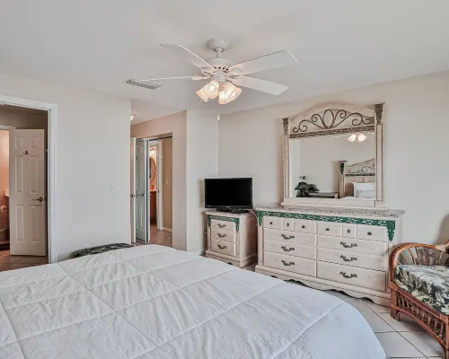 Oceanfront Townhouse With Shared Pools, Ocean View, Wifi, W/d, and Central AC Hotels in Crescent Beach