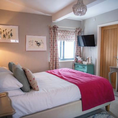 Deluxe Double Room Grantham Arms Promo Code