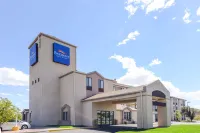 Baymont by Wyndham Pueblo Hotel a 