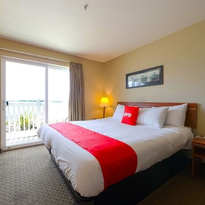 King Room with Balcony - Ocean View (Pet Friendly)