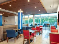 Holiday Inn Express & Suites BELOIT by IHG Ξενοδοχεία στην πόλη Beloit