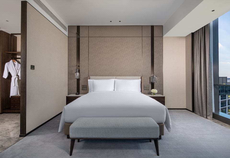 高级全景大床房