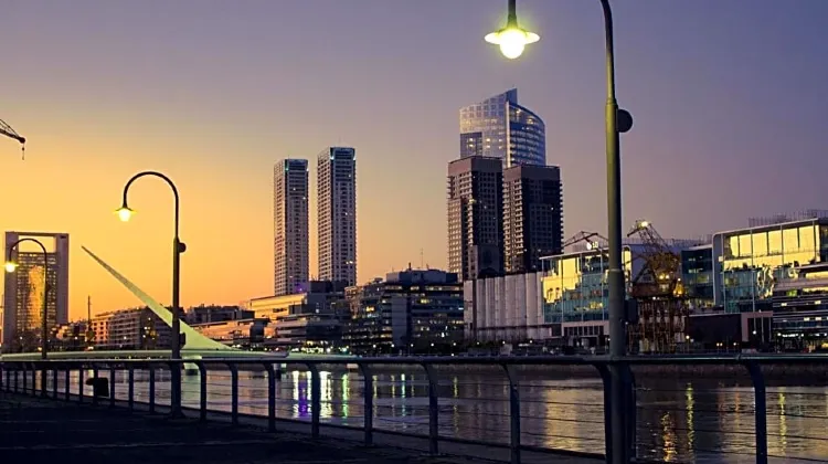 Htl City Baires 外観