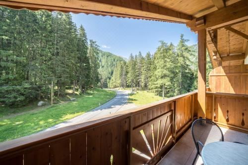 高级一卧室带阳台公寓