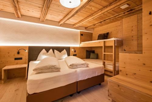 高级一卧室带阳台公寓