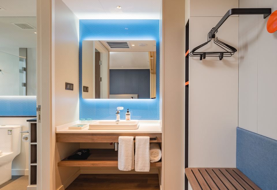 Superior City View Twin Room