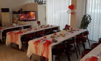 Ayatekla Hotel - Housity