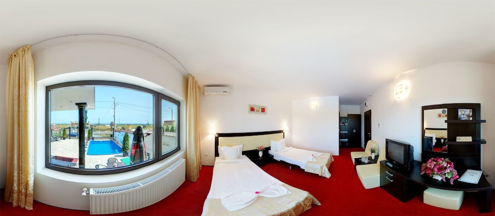 雙人房（1 張雙人床或 2 張單人床）