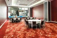 The Davenport Grand, Autograph Collection