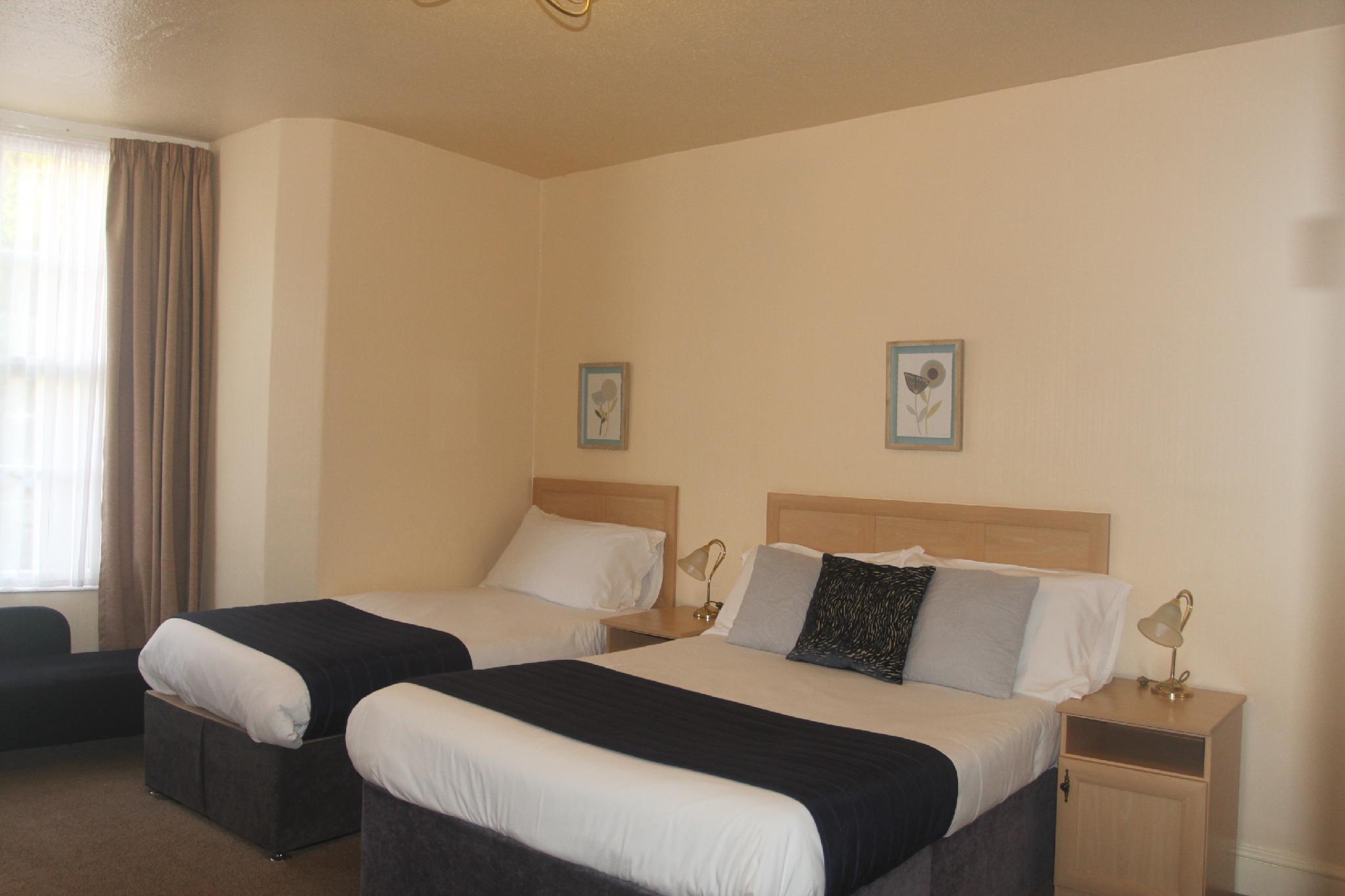 Bryn-Y-Mor (Adult Only)后部标准三人房/3