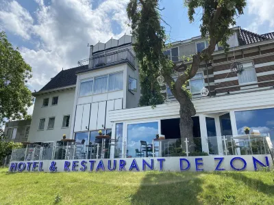 De Zon Hotel & Restaurant by Flow Hotele w: 