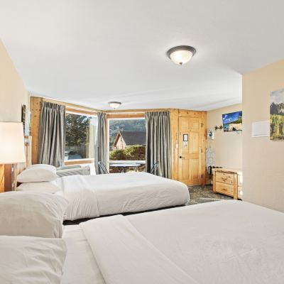 Balcony Double Queen Discovery Lodge Promo Code