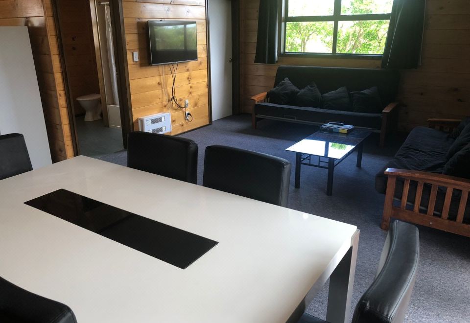 Greymouth Seaside Top 10 Holiday ParkTwo-Bedroom Cottage