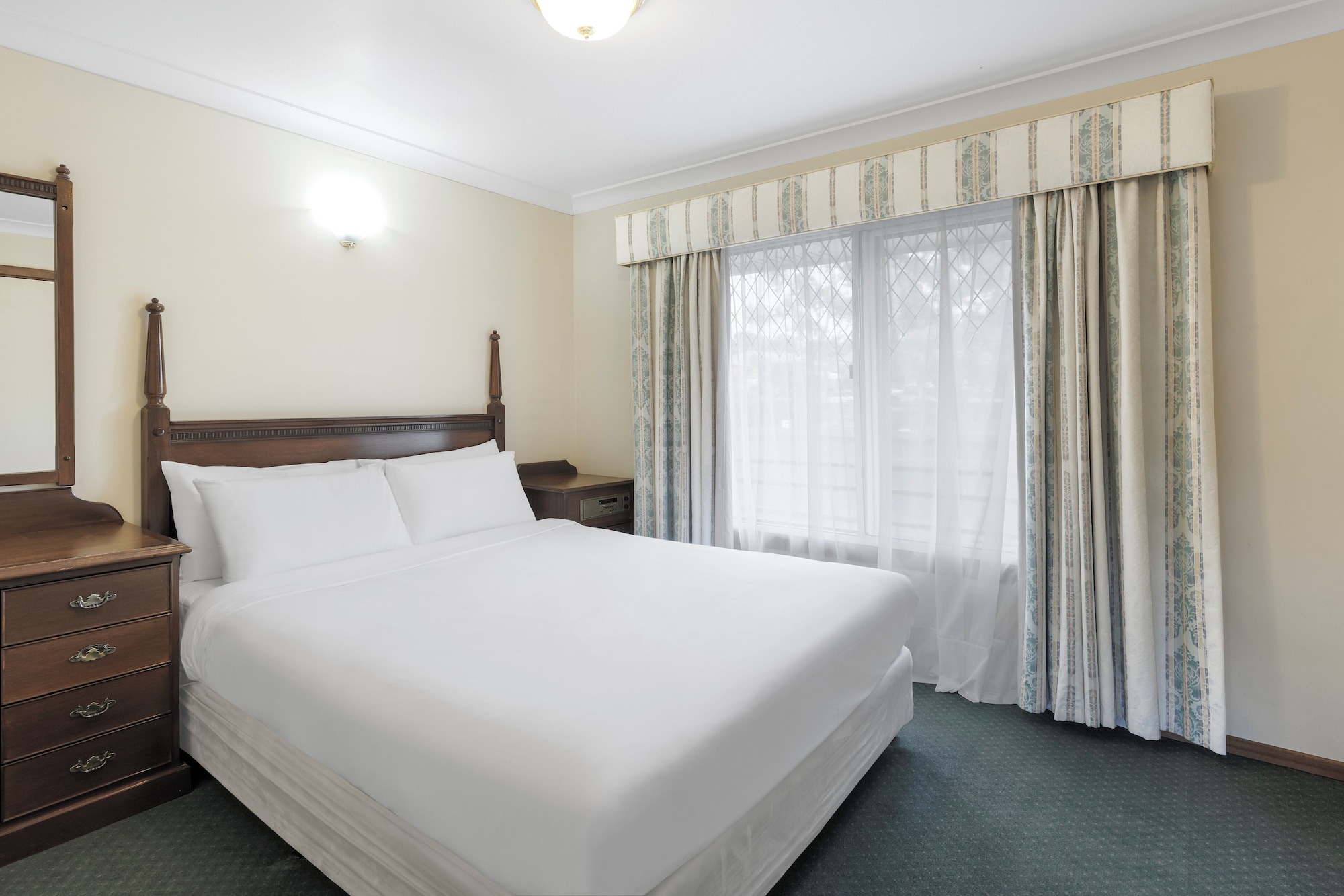 标准公寓， 多张床， 独立浴室