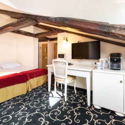 Standard Double or Twin Room (Free Parking Included) Meriton Old Town Garden Hotel Promo Code