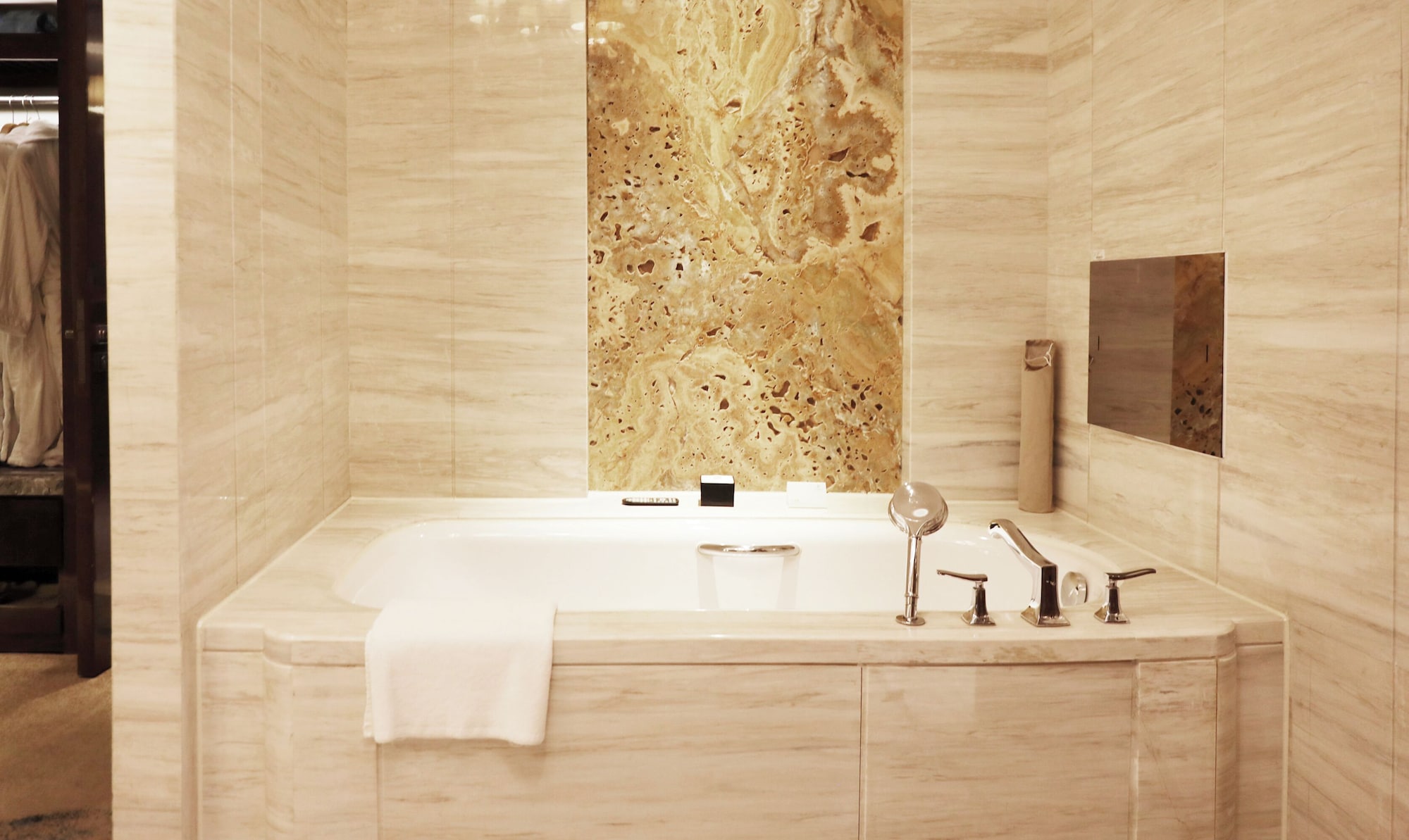 豪华双床房（繁华商业街景）