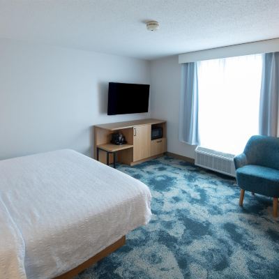1 King Shower Only W/Microwave-Fridge Nosmok Hampton Inn Presque Isle Promo Code