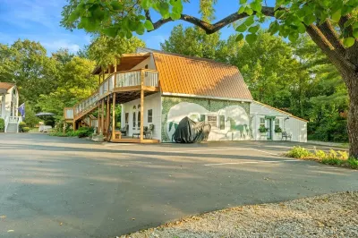 Bashford Manor Inn Hotels in 