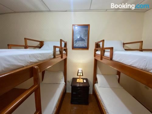 4床男性宿舍间的床位