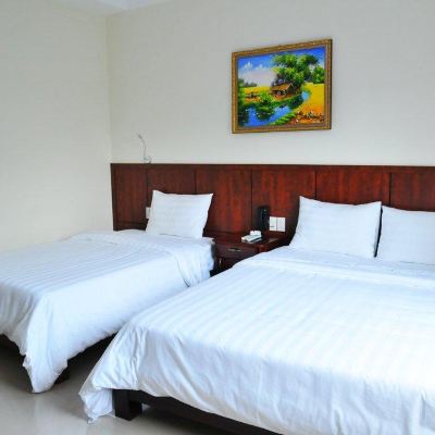 Deluxe Twin Room with Air Conditioning
