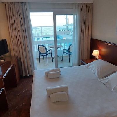 Superior Double Room with Pool and Partial Sea View
