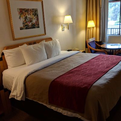 King Room - Non-Smoking Days Inn by Wyndham Prescott Promo Code