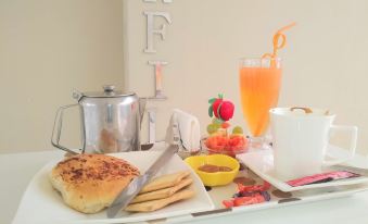Hostal Costa de Marfil Suites & Apartamentos - Housity