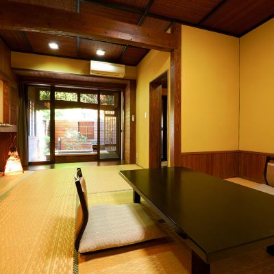 Japanese-Style Room (Hakucho)