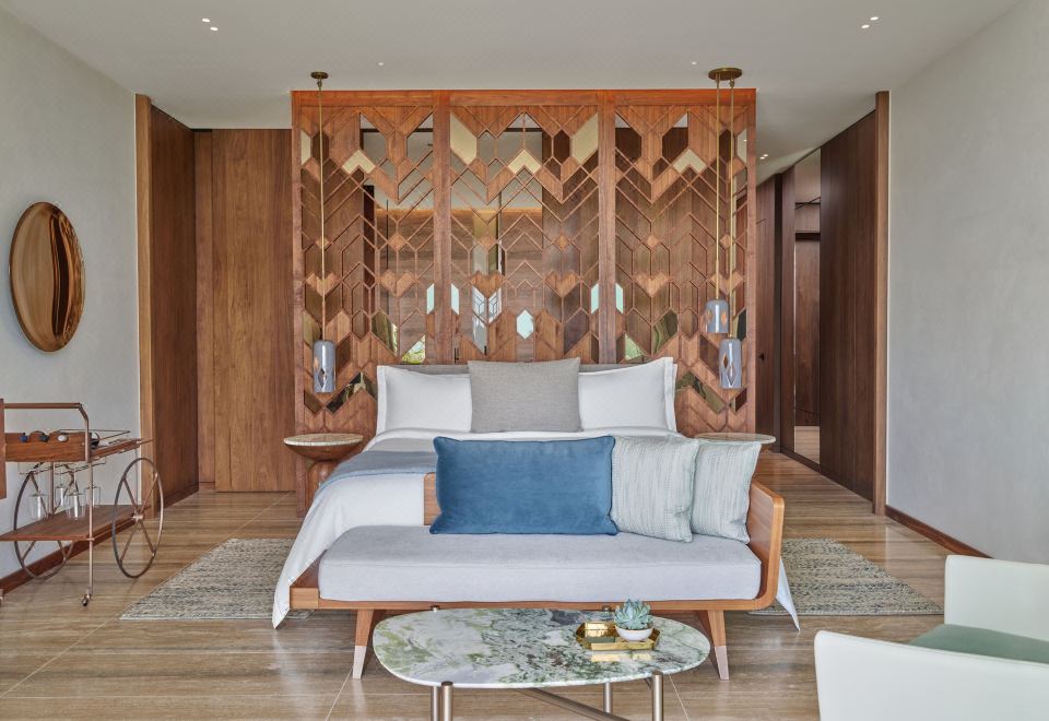 家庭房， 卧室1:1張特大床 ， 卧室2:2張大床， 海景， 露台