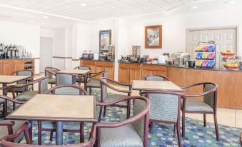 Wingate by Wyndham Ellicottville - Housity