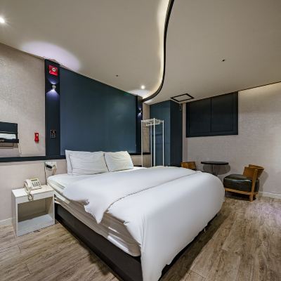 Premium (Super King, A Different Room Than The Photo May Be Assigned) Changwon Sangnamdong The View Hotel (The View Hotel) 쿠폰