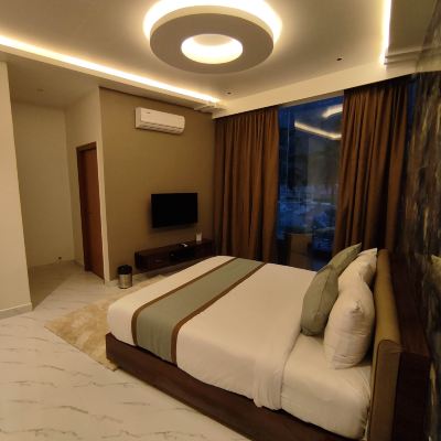 Suite With Mountain View SILVER CLOUD Promo Code