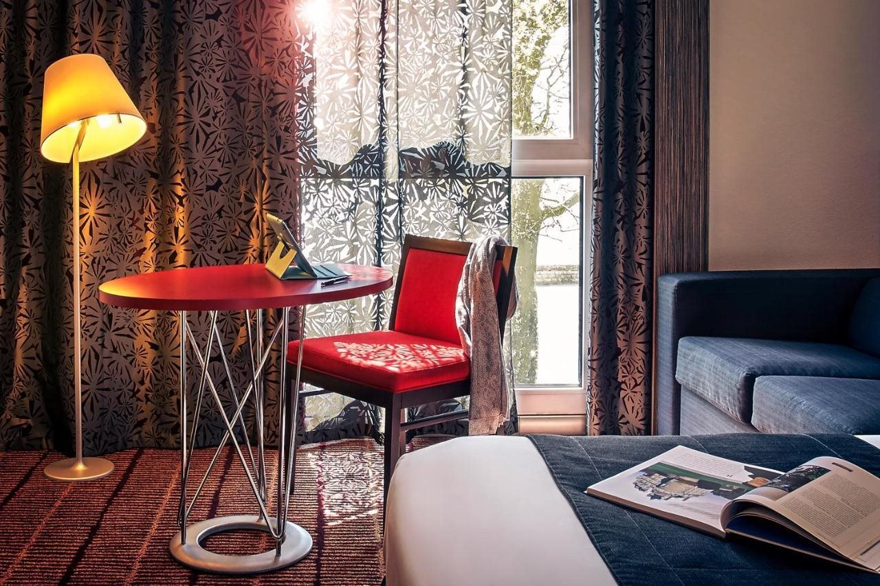 经典双人床（带梳化床）